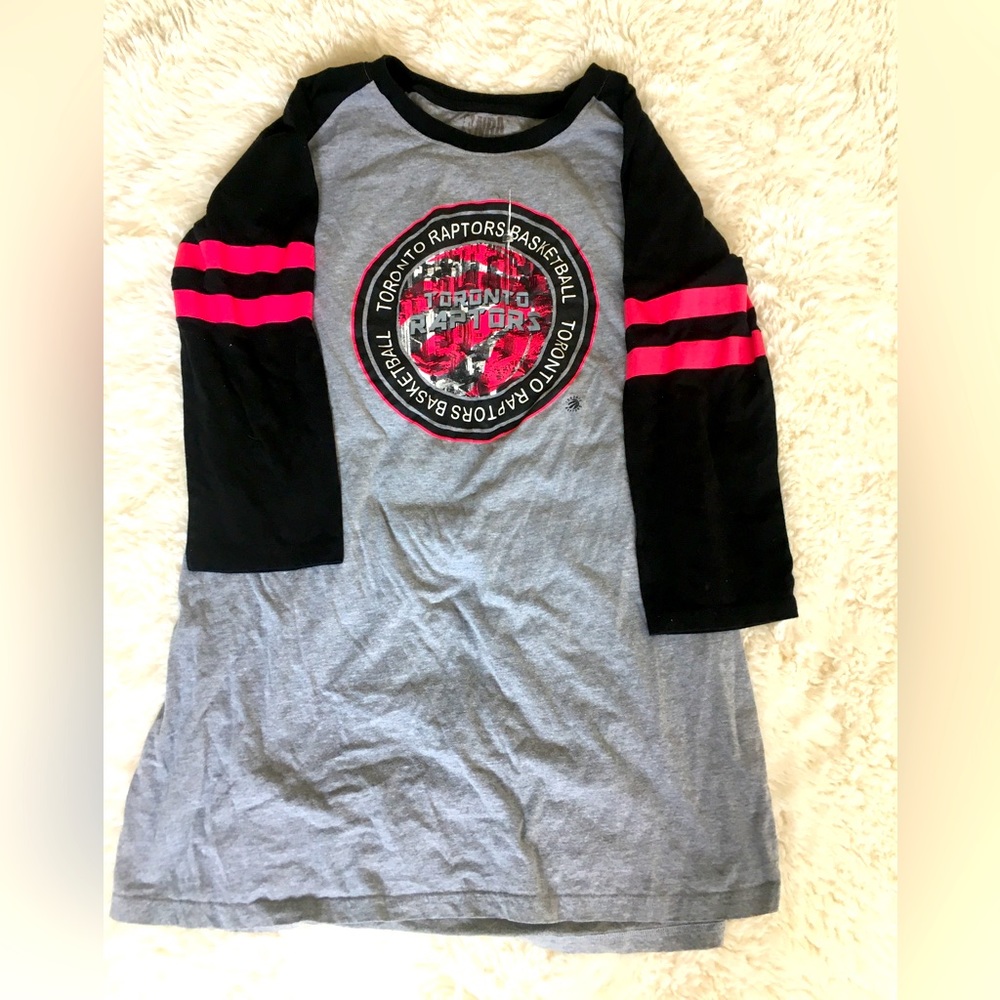 Raptors night gown